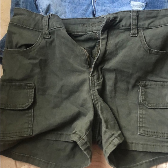 Shorts - Picture 1 of 2